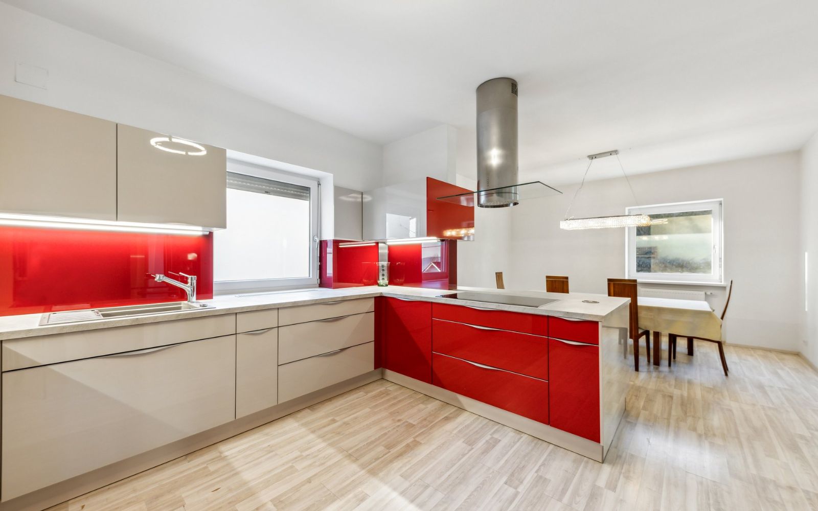 Von Foest Immobilien - Familienparadies - TRAUM-HAUS__EINFAMILIENHAUS__VILLA__OELBERG__KLOSTERNEUBURG__LUXUS_WOHNTRAUM_7.jpg