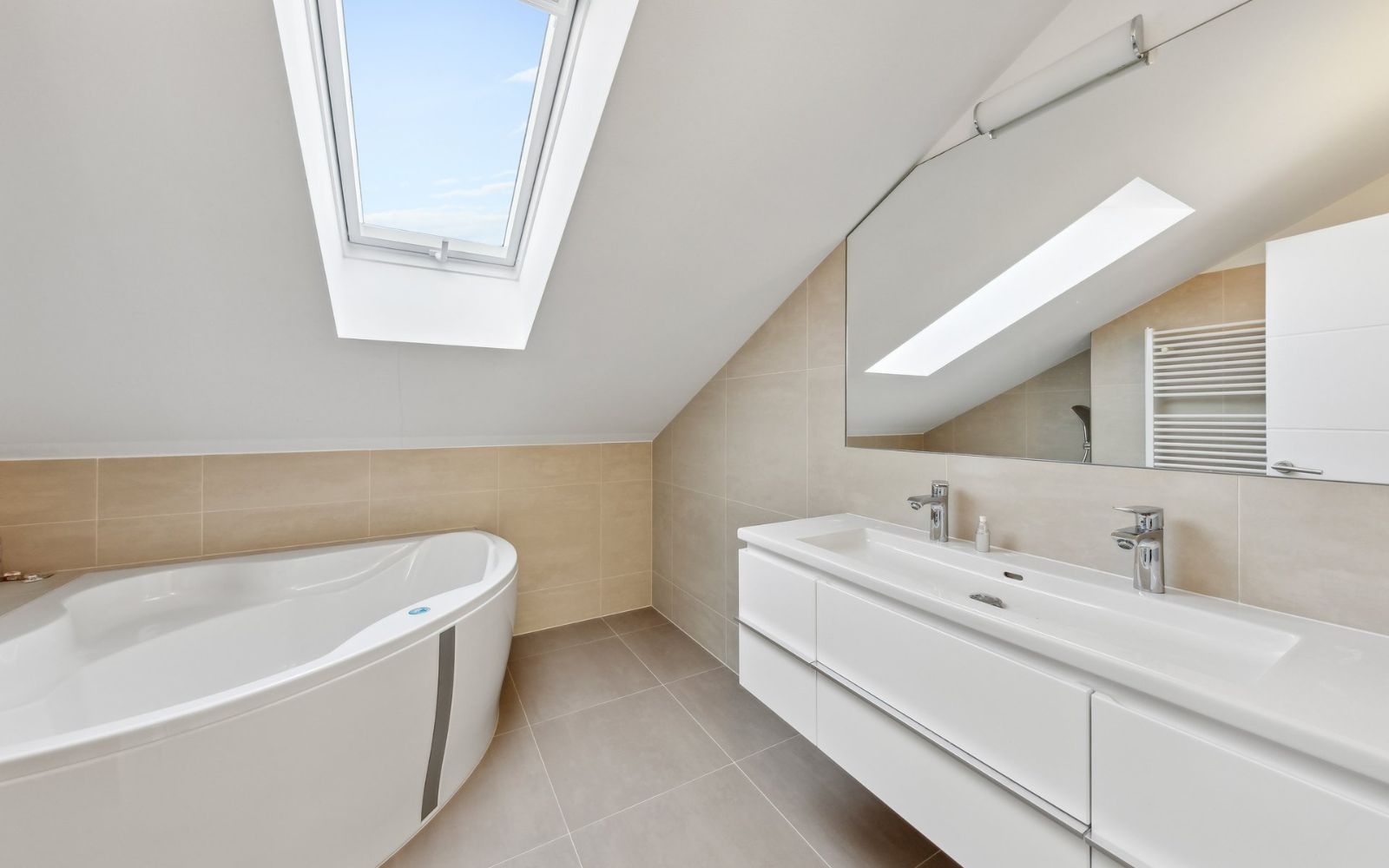 Von Foest Immobilien - Familienparadies - TRAUM-HAUS__EINFAMILIENHAUS__VILLA__OELBERG__KLOSTERNEUBURG__LUXUS_WOHNTRAUM_8.jpg