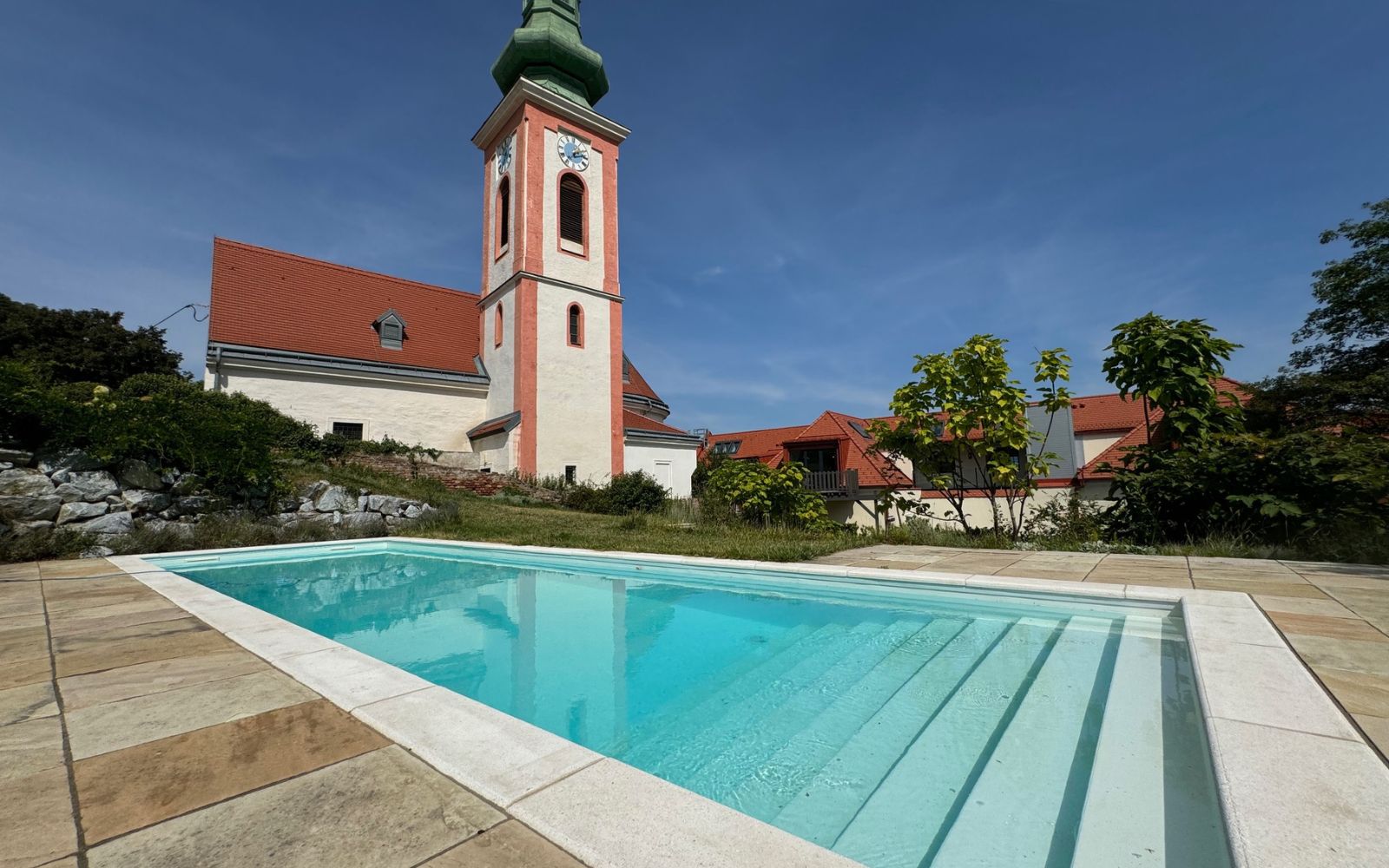 Von Foest - RESIDIEREN AM FREIHOF im Herzen der Weinberge - VON_FOEST_IMMOBILIEN_KAUFEN_VERKAUFEN_WIEN_1190_LUXUSIMMOBILIEN_GRINZING_DOEBLING_FREIHOF_ALTBAUWOHNUNG.jpg
