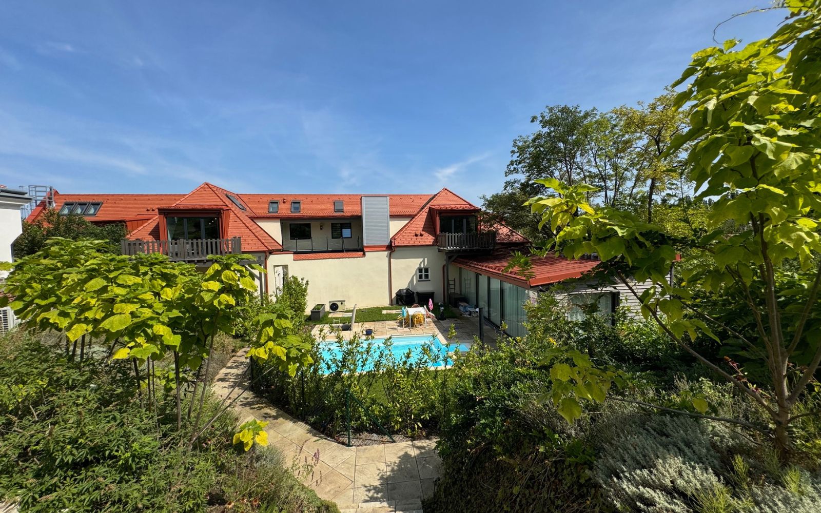 Von Foest Immobilien - RESIDIEREN AM FREIHOF im Herzen der Weinberge - VON_FOEST_IMMOBILIEN_KAUFEN_VERKAUFEN_WIEN_1190_LUXUSIMMOBILIEN_GRINZING_DOEBLING_FREIHOF_ALTBAUWOHNUNG_3.jpg