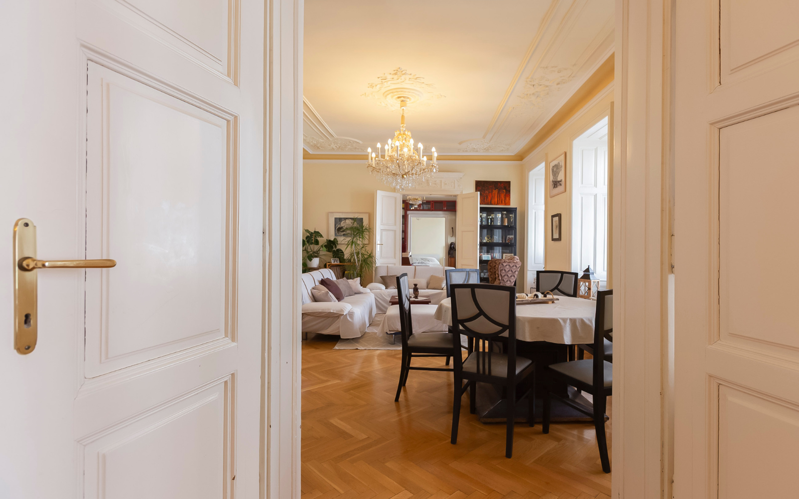 Von Foest Immobilien - WIENER ALTBAU-JUWEL - VON_FOEST_IMMOBILIEN_PREMIUM_IMMOBILIEN_KAUFEN_LUXUS_WOHNUNG_ERSTBEZUG_WIEN_11.jpg